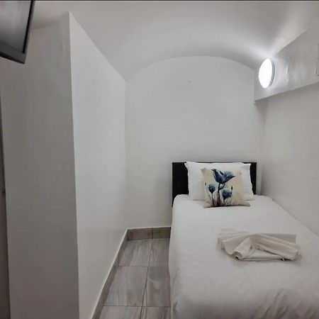 F24- Basement Single Studio Near Paddington Apartment ลอนดอน ภายนอก รูปภาพ